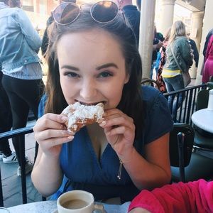 Meet your Posher, Olivia